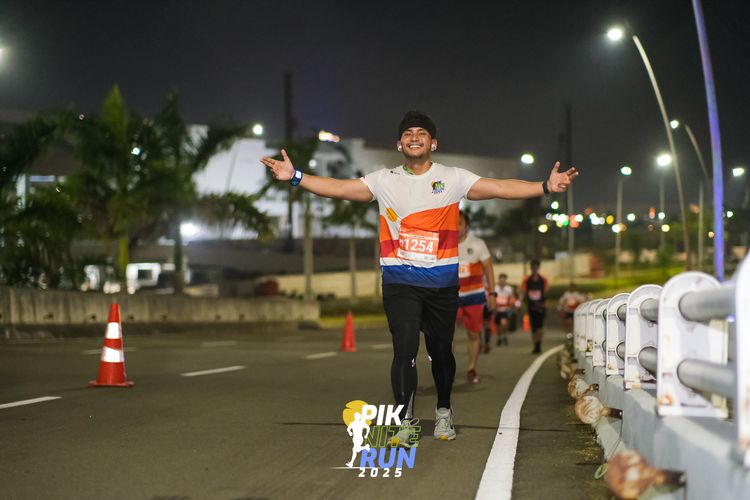 Race photo from PIK NITE RUN 2025