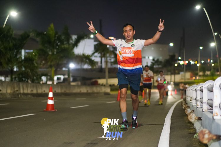 Race photo from PIK NITE RUN 2025