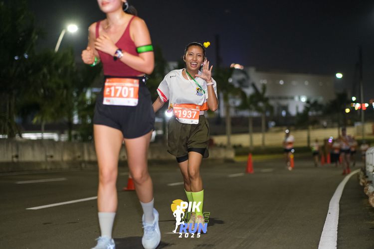 Race photo from PIK NITE RUN 2025