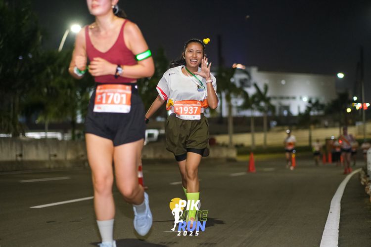 Race photo from PIK NITE RUN 2025