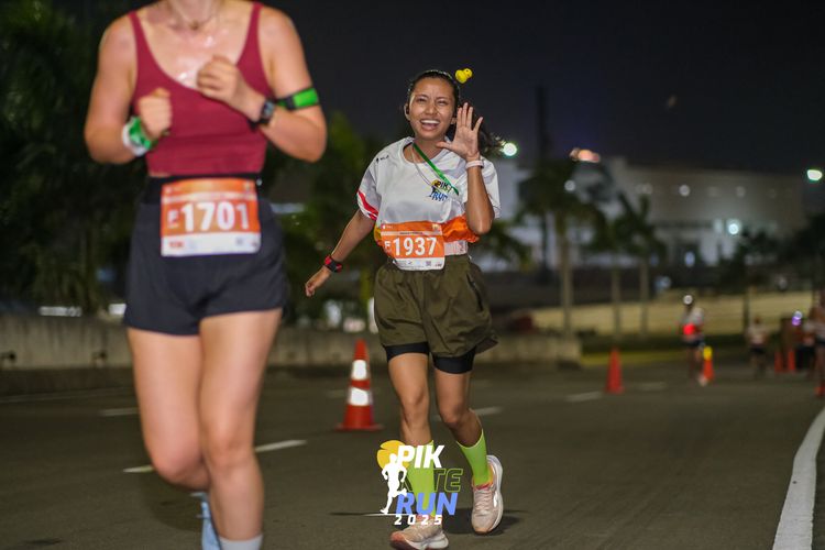 Race photo from PIK NITE RUN 2025