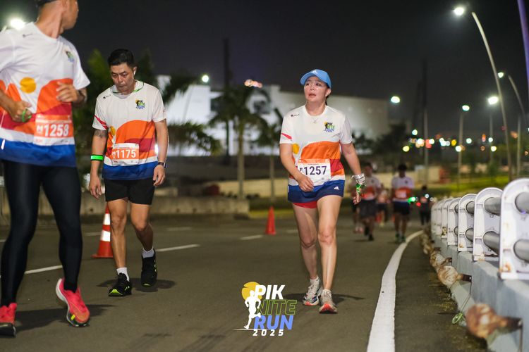 Race photo from PIK NITE RUN 2025