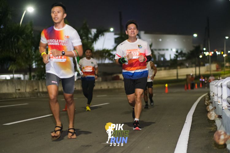 Race photo from PIK NITE RUN 2025
