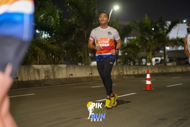 Race photo from PIK NITE RUN 2025