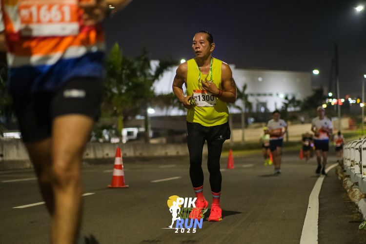Race photo from PIK NITE RUN 2025