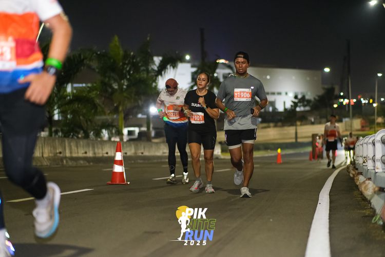 Race photo from PIK NITE RUN 2025