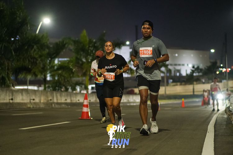 Race photo from PIK NITE RUN 2025