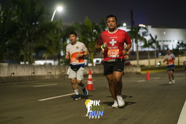 Race photo from PIK NITE RUN 2025