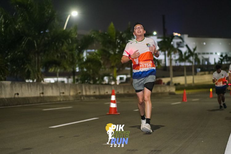 Race photo from PIK NITE RUN 2025