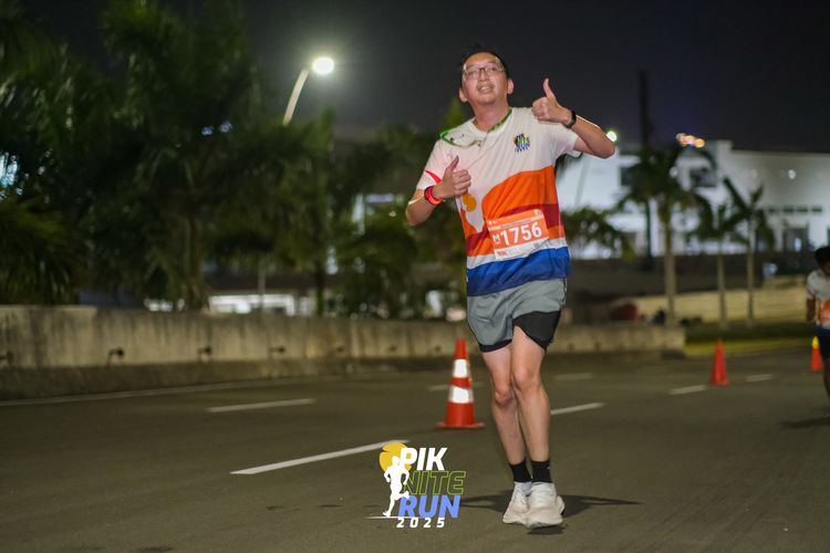 Race photo from PIK NITE RUN 2025