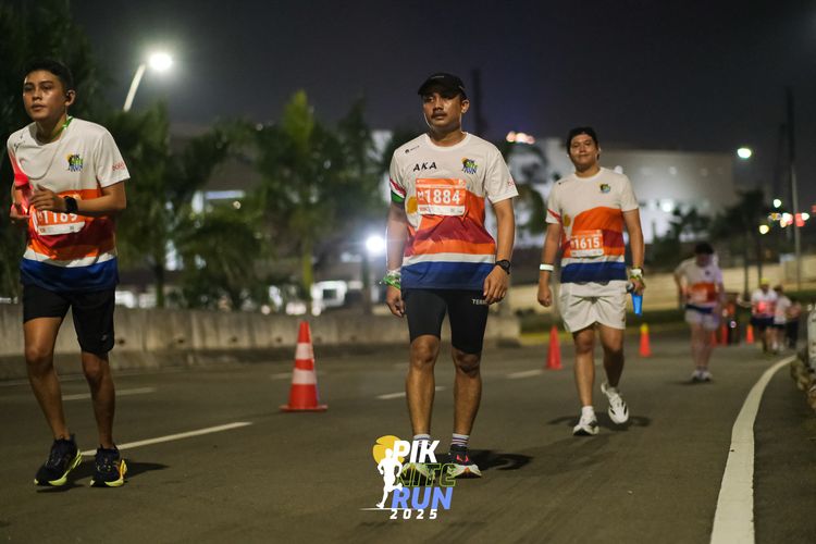 Race photo from PIK NITE RUN 2025