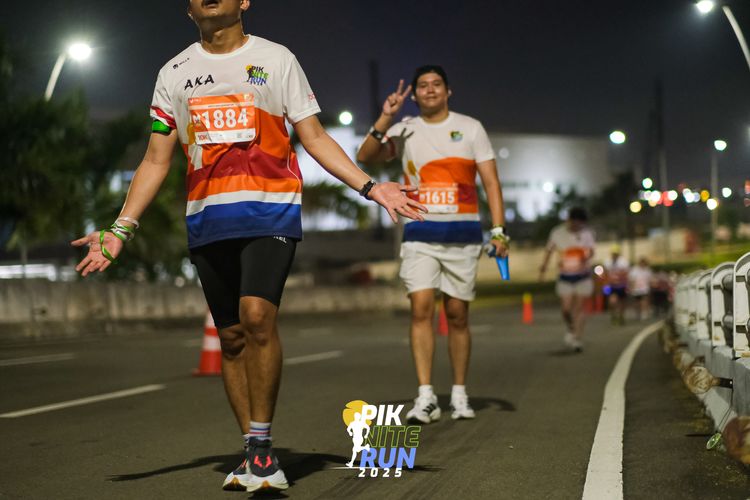 Race photo from PIK NITE RUN 2025