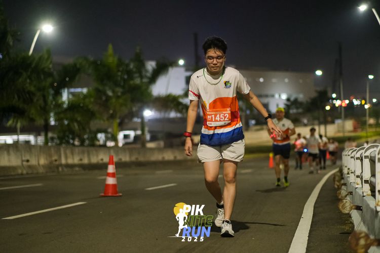 Race photo from PIK NITE RUN 2025