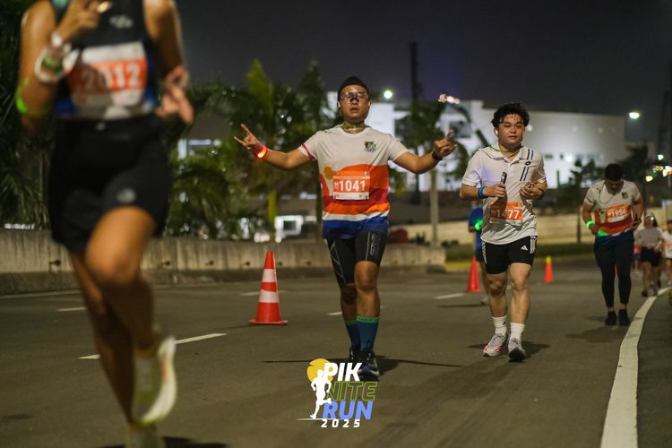 Race photo from PIK NITE RUN 2025