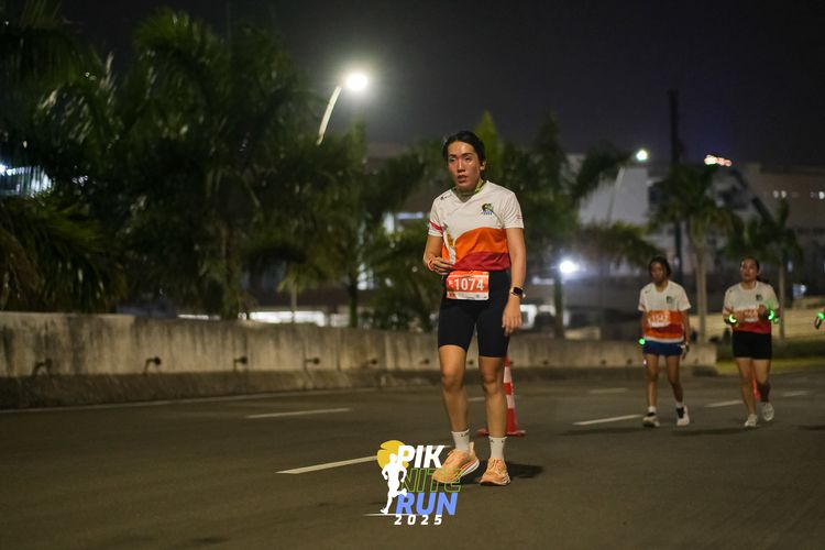 Race photo from PIK NITE RUN 2025