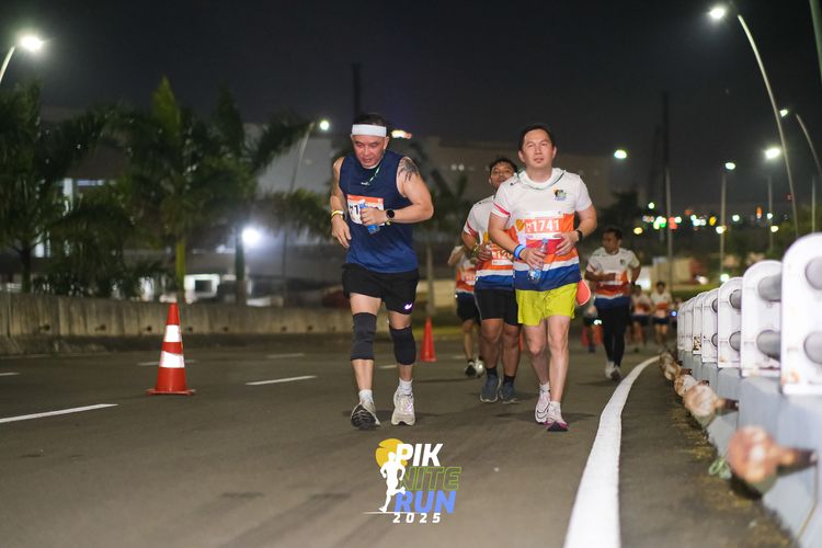 Race photo from PIK NITE RUN 2025