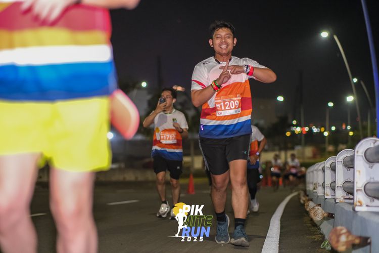 Race photo from PIK NITE RUN 2025