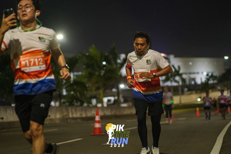 Race photo from PIK NITE RUN 2025