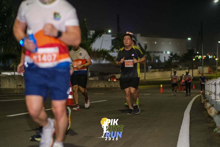 Race photo from PIK NITE RUN 2025