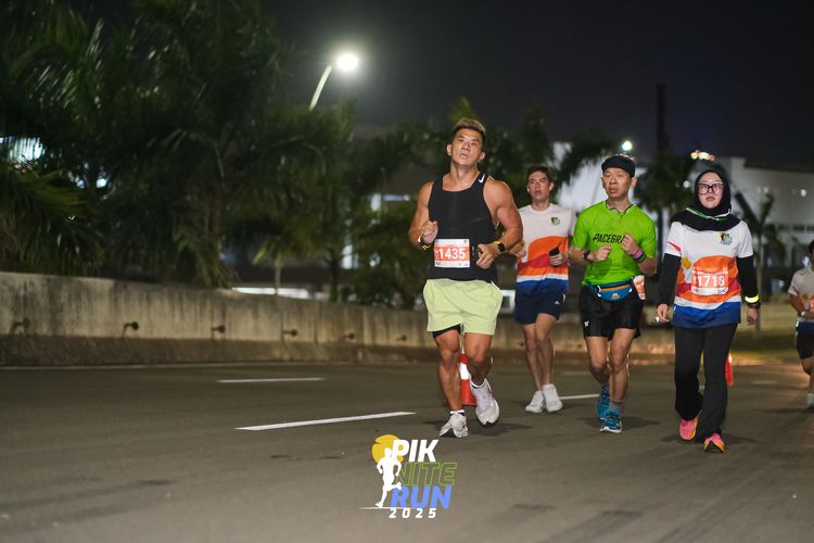 Race photo from PIK NITE RUN 2025