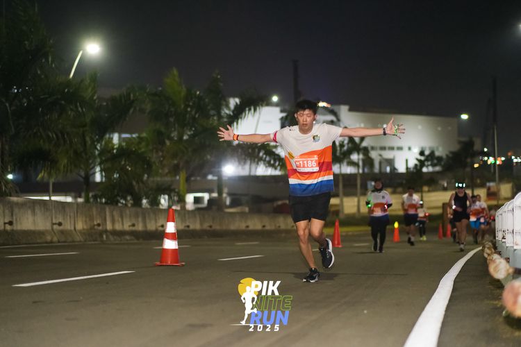 Race photo from PIK NITE RUN 2025