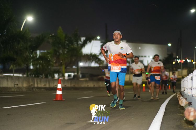 Race photo from PIK NITE RUN 2025