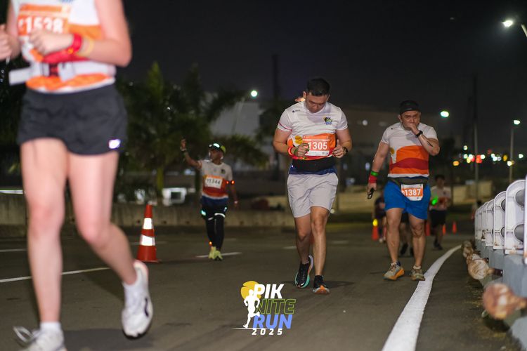 Race photo from PIK NITE RUN 2025