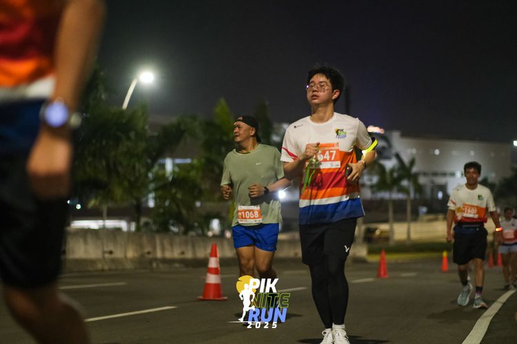 Race photo from PIK NITE RUN 2025