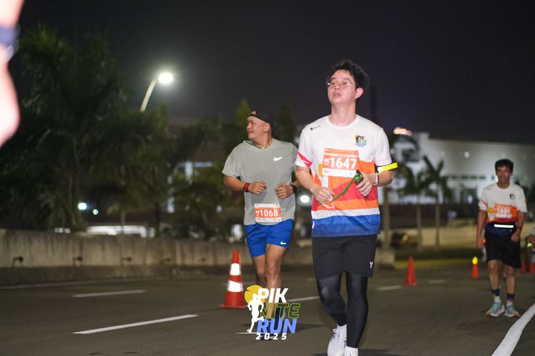 Race photo from PIK NITE RUN 2025
