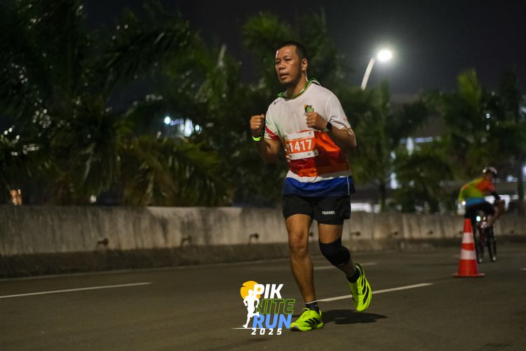 Race photo from PIK NITE RUN 2025
