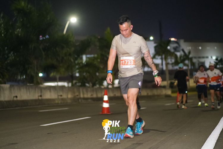 Race photo from PIK NITE RUN 2025