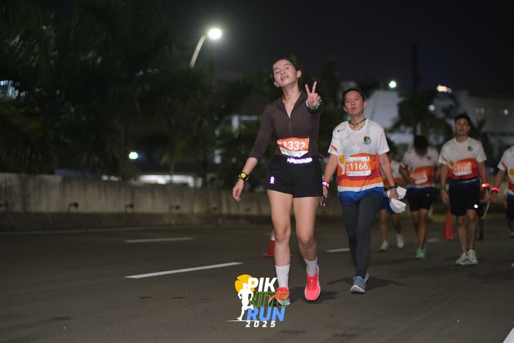Race photo from PIK NITE RUN 2025
