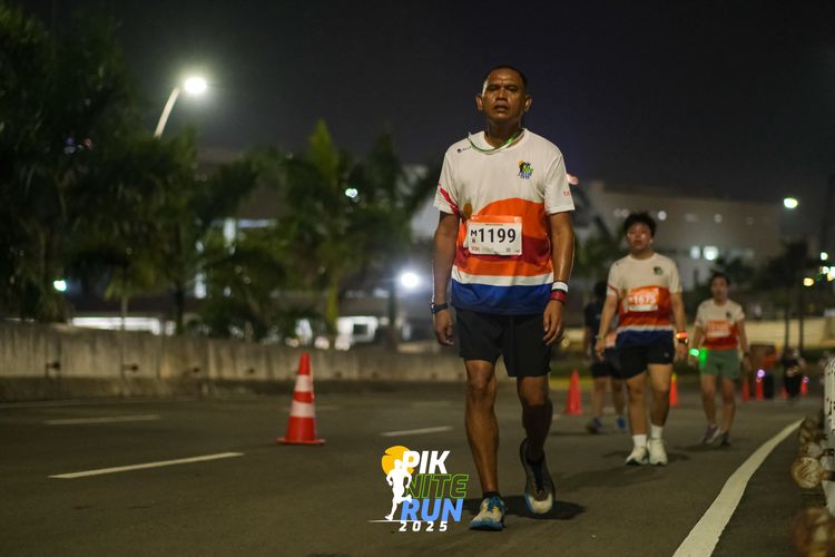 Race photo from PIK NITE RUN 2025