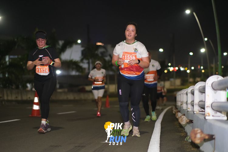 Race photo from PIK NITE RUN 2025