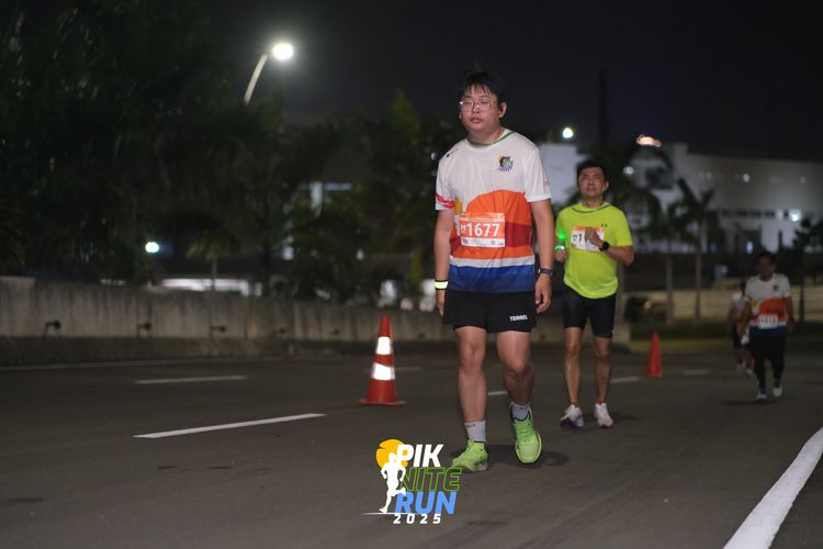 Race photo from PIK NITE RUN 2025
