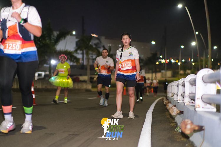 Race photo from PIK NITE RUN 2025