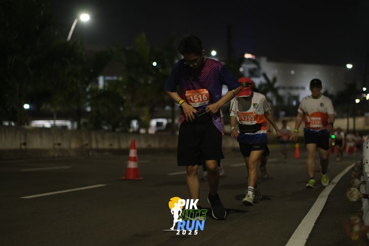 Race photo from PIK NITE RUN 2025