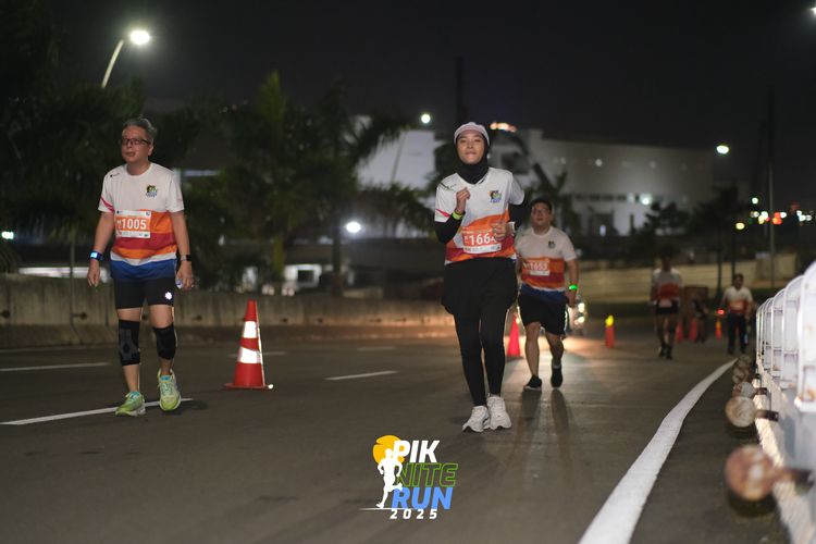 Race photo from PIK NITE RUN 2025