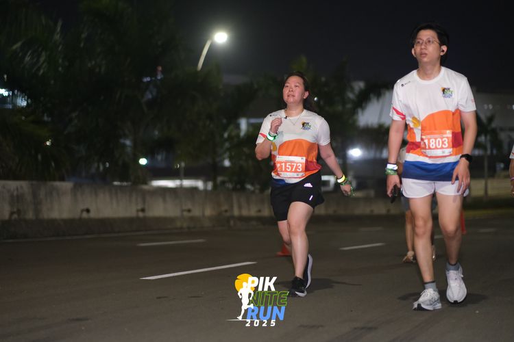 Race photo from PIK NITE RUN 2025