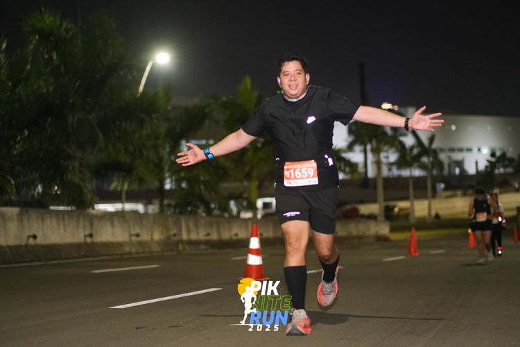 Race photo from PIK NITE RUN 2025