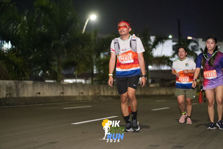 Race photo from PIK NITE RUN 2025
