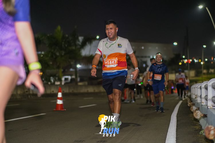 Race photo from PIK NITE RUN 2025