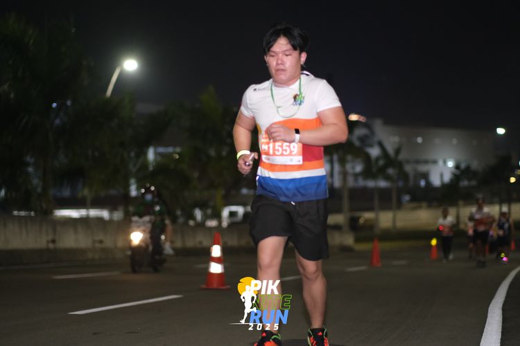 Race photo from PIK NITE RUN 2025
