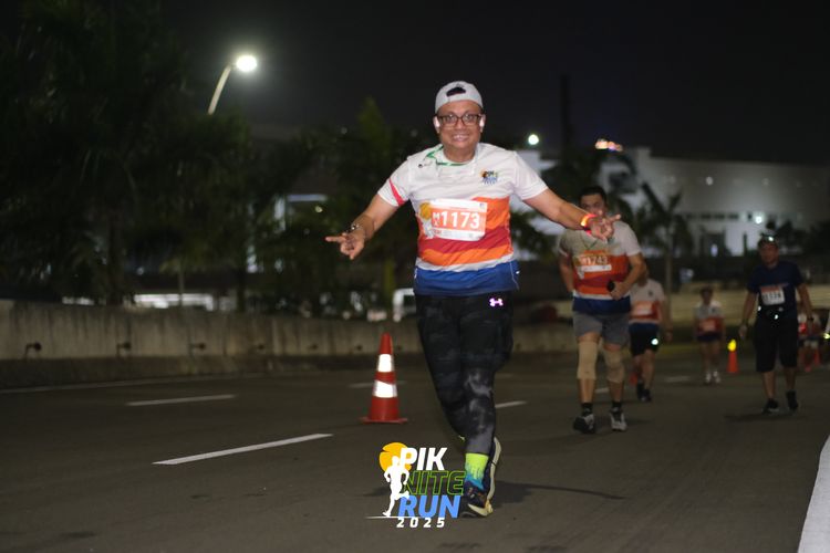 Race photo from PIK NITE RUN 2025
