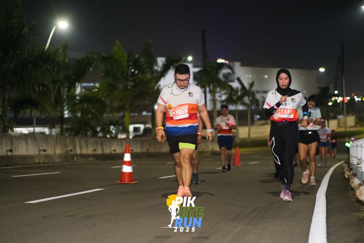 Race photo from PIK NITE RUN 2025