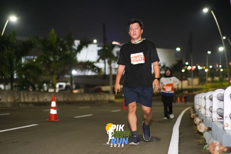 Race photo from PIK NITE RUN 2025