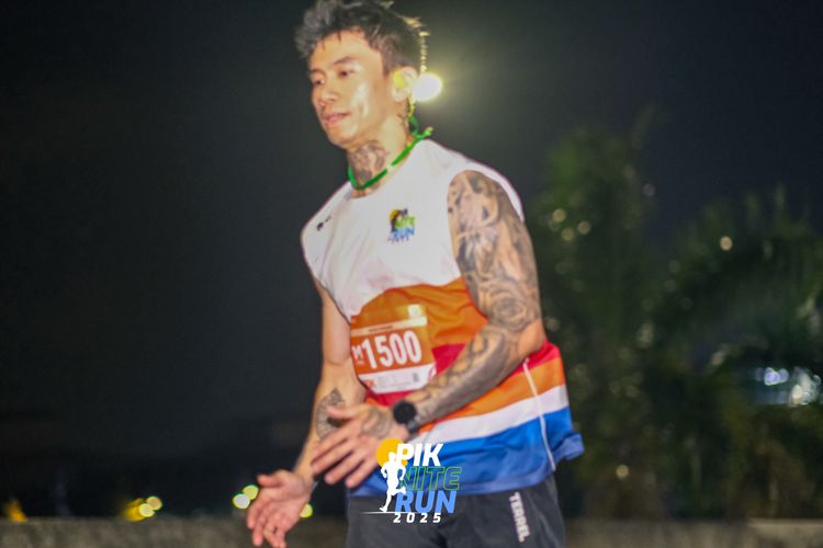 Race photo from PIK NITE RUN 2025