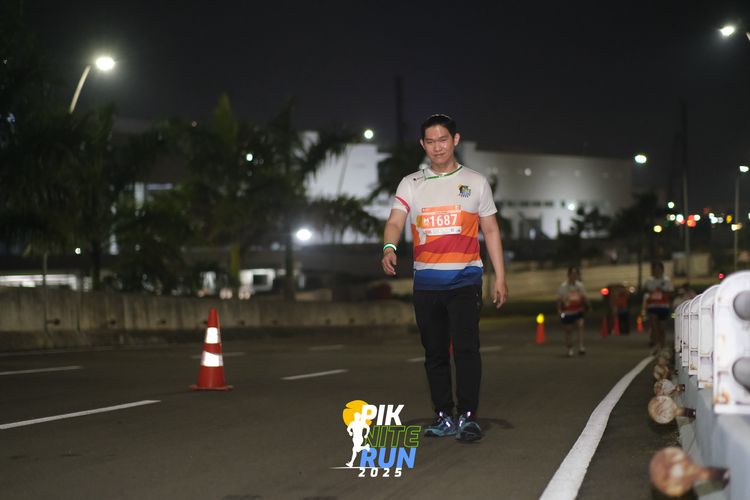 Race photo from PIK NITE RUN 2025