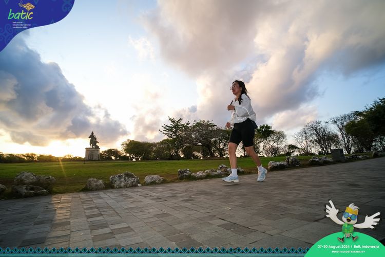 Race photo from Telin Batic 2024 Photo Search