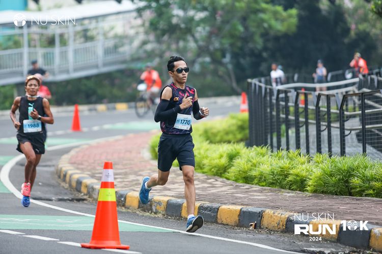 Race photo from Nu Skin Run 10K